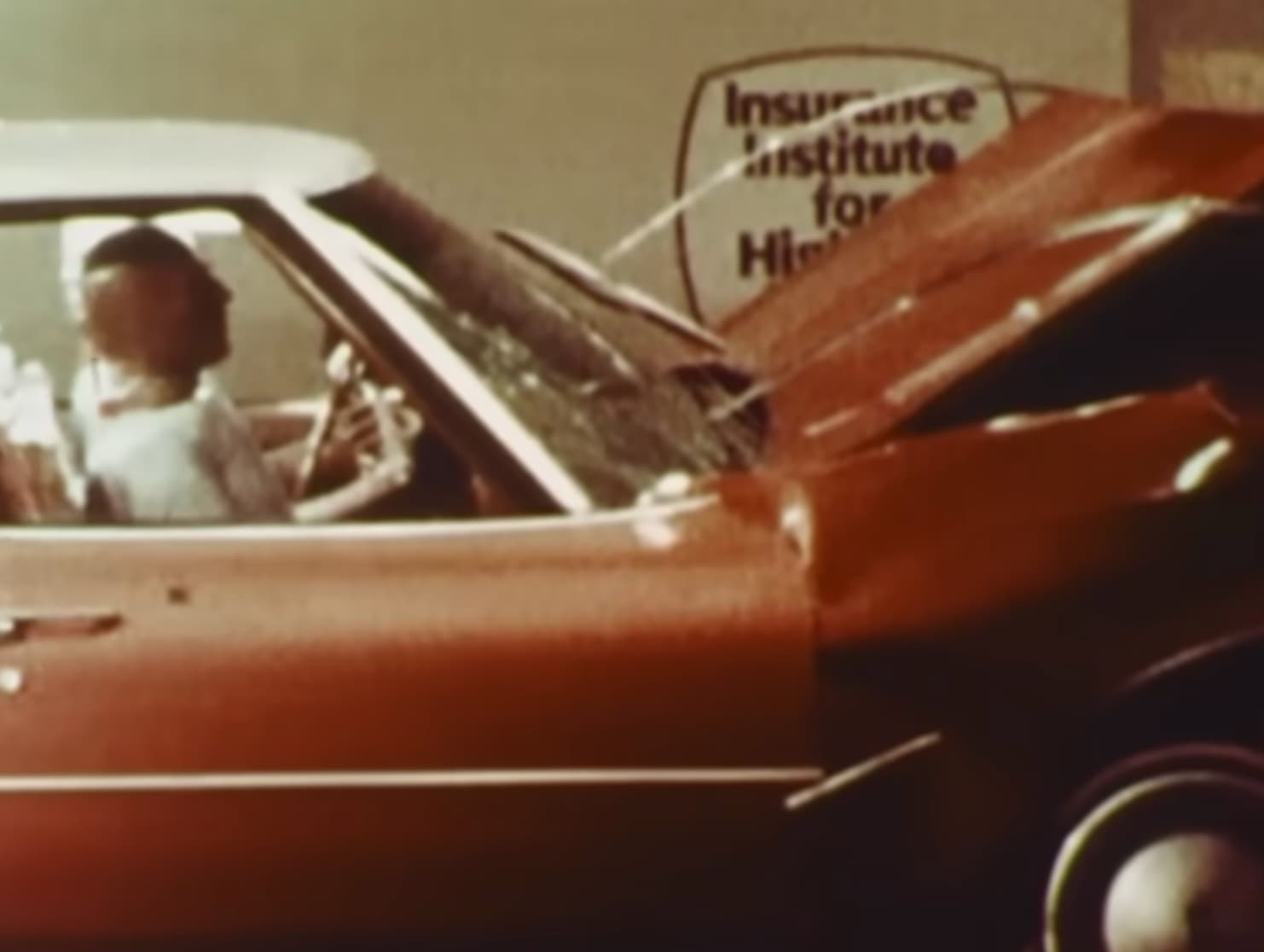 16 Photos of What It Looked Like to Wreck A Car in the 1970s